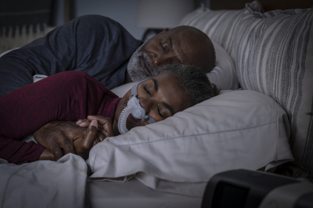 Syndrome des apnées du sommeil : quels effets de la pression positive continue sur la somnolence, la qualité de vie et la mortalité ? Données récentes.